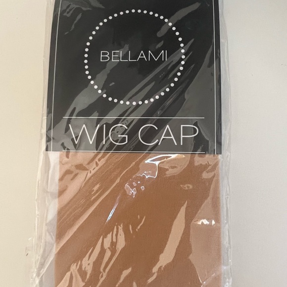 - Wig - Picture 6 of 6